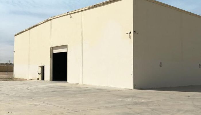 Warehouse Space for Rent at 14749 Hesperia Rd Victorville, CA 92395 - #15