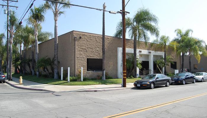 Warehouse Space for Rent at 1901-1903 E 29th St Signal Hill, CA 90755 - #1
