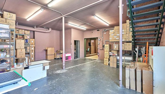 Warehouse Space for Rent at 962 S San Pedro Los Angeles Ca 90015 Los Angeles, CA 90015 - #11