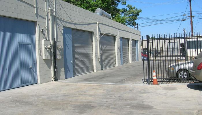 Warehouse Space for Rent at 18303 Parthenia St Northridge, CA 91325 - #9