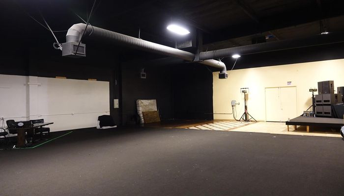 Warehouse Space for Rent at 8423-8431 Canoga Ave Canoga Park, CA 91304 - #43