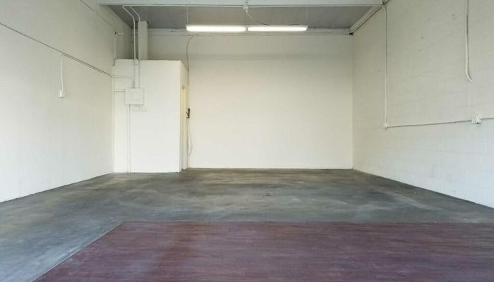 Warehouse Space for Rent at 14805-14817 Oxnard St Van Nuys, CA 91411 - #11