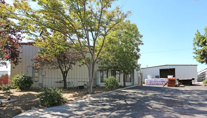 Warehouse Space for Rent at 5451 W Mission Ave Fresno, CA 93722 - #1