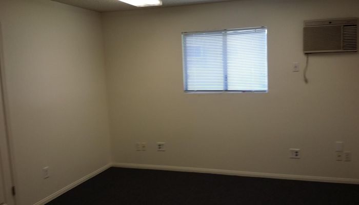 Warehouse Space for Rent at 1561-1571 S Lilac Ave Bloomington, CA 92316 - #4