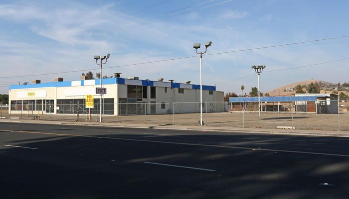 Warehouse Space for Rent at 320 W Henderson Ave Porterville, CA 93257 - #2