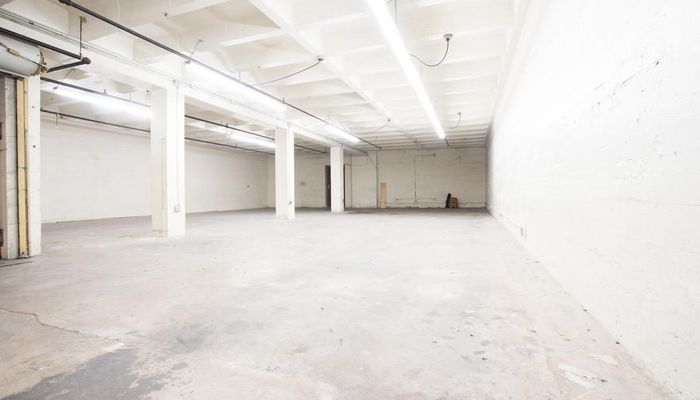 Warehouse Space for Rent at 718 Gladys Ave Los Angeles, CA 90021 - #11
