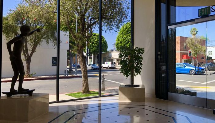 Office Space for Rent at 200-250 N Robertson Blvd Beverly Hills, CA 90211 - #2