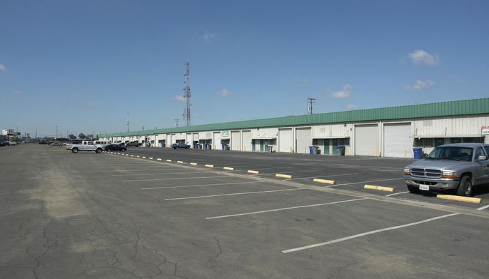 Warehouse Space for Rent at 3188 N Marks Ave Fresno, CA 93722 - #1