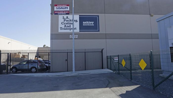 Warehouse Space for Rent at 5716-5722 W Jefferson Blvd Los Angeles, CA 90016 - #3