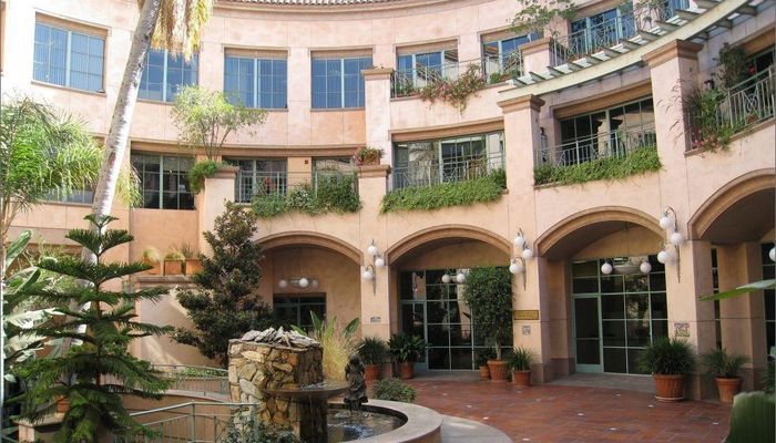 Office Space for Rent at 301 N Canon Dr. Beverly Hills, CA 90210 - #3