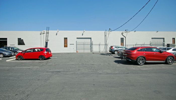 Warehouse Space for Rent at 6908-6922 Tujunga Ave North Hollywood, CA 91605 - #6