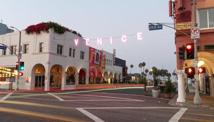 Office Space for Rent at 66 1/2 Windward Ave Venice, CA 90291 - #4