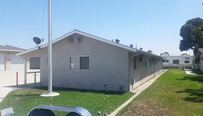 Warehouse Space for Rent at 1561-1571 S Lilac Ave Bloomington, CA 92316 - #2
