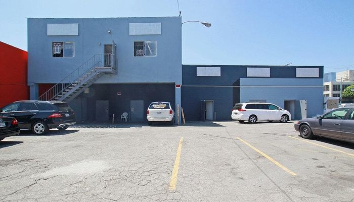 Warehouse Space for Rent at 900-934 S San Pedro St Los Angeles, CA 90015 - #13