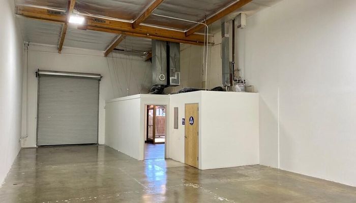 Warehouse Space for Rent at 18320-18330 Oxnard St Tarzana, CA 91356 - #6