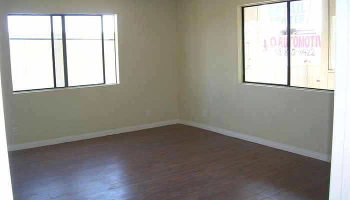 Warehouse Space for Rent at 18303 Parthenia St Northridge, CA 91325 - #6
