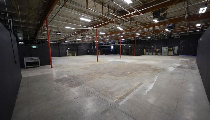 Warehouse Space for Rent at 8427 Canoga Ave Canoga Park, CA 91304 - #4