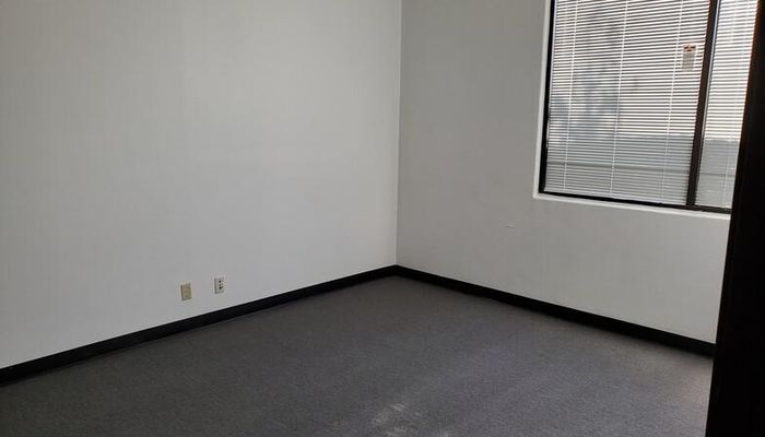 Warehouse Space for Rent at 9155 Alabama Ave Chatsworth, CA 91311 - #9