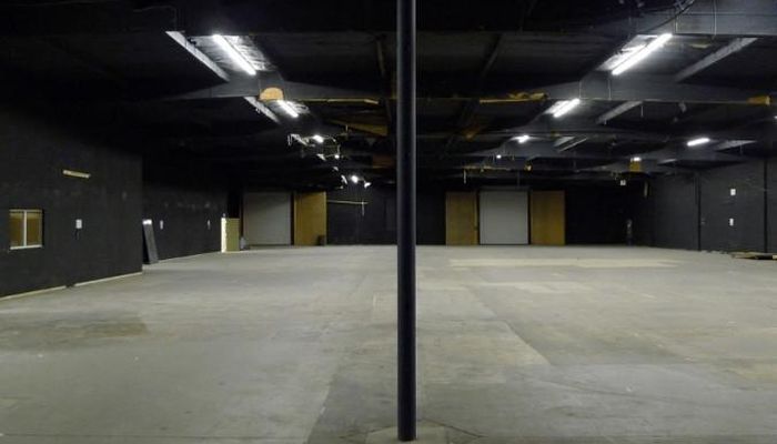 Warehouse Space for Rent at 8411-8421 Canoga Ave Canoga Park, CA 91304 - #13