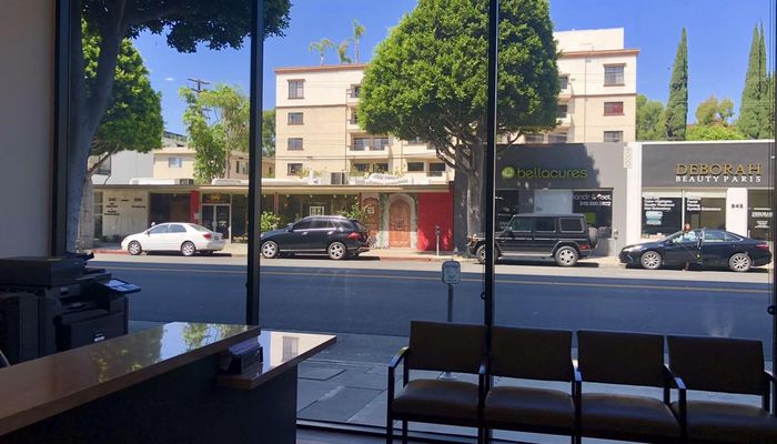 Office Space for Rent at 200-250 N Robertson Blvd Beverly Hills, CA 90211 - #33