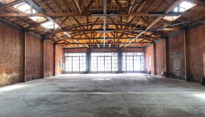 Warehouse Space for Rent at 423-427 S Hewitt St Los Angeles, CA 90013 - #4