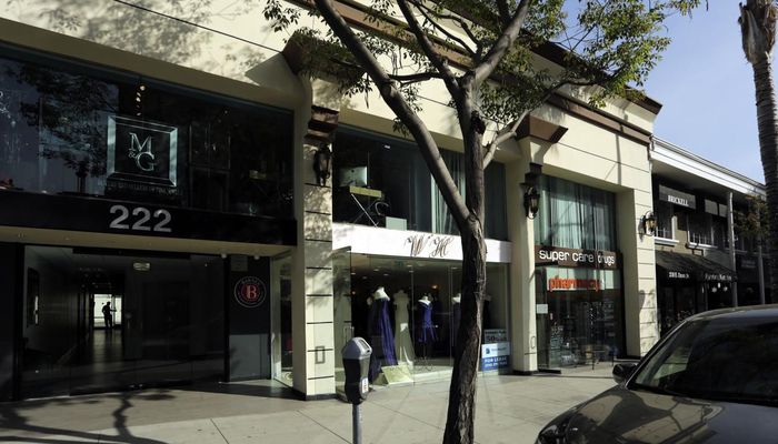 Office Space for Rent at 220-228 N Canon Dr Beverly Hills, CA 90210 - #2