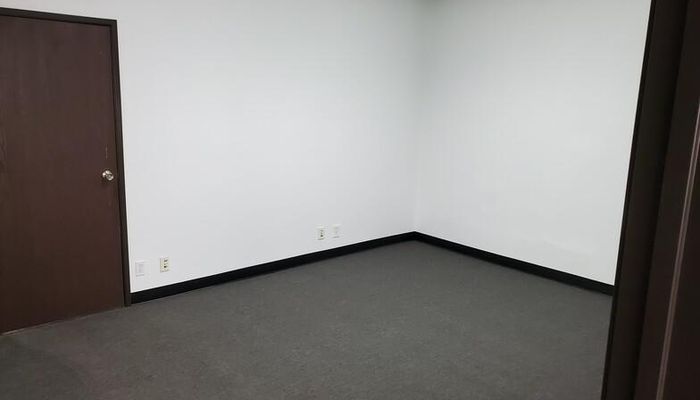 Warehouse Space for Rent at 9155 Alabama Ave Chatsworth, CA 91311 - #6