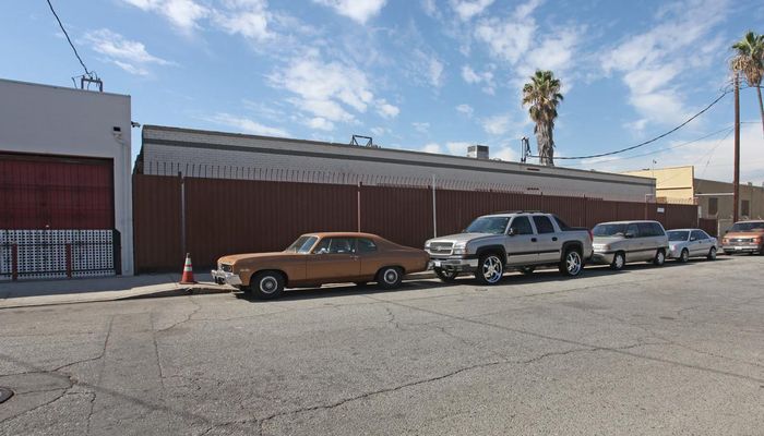 Warehouse Space for Rent at 11415 Ilex Ave San Fernando, CA 91340 - #4