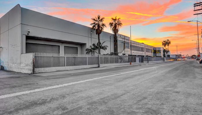 Warehouse Space for Rent at 2444 Porter St Los Angeles, CA 90021 - #109