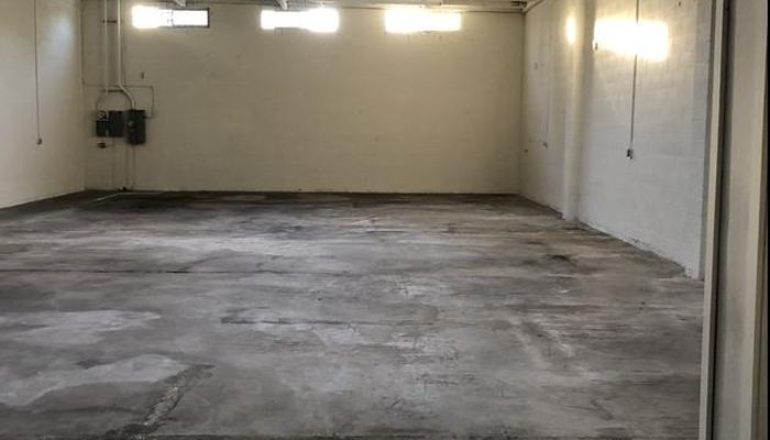 Warehouse Space for Rent at 6641 Sarnia Ave Long Beach, CA 90805 - #5