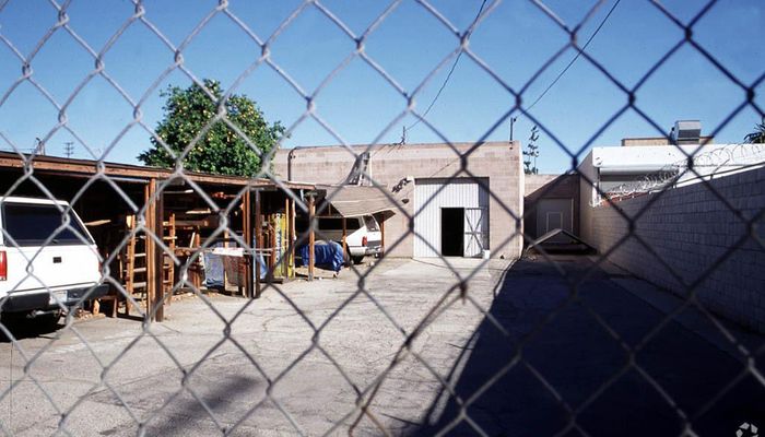 Warehouse Space for Rent at 7327-7329 Canoga Ave Canoga Park, CA 91303 - #2