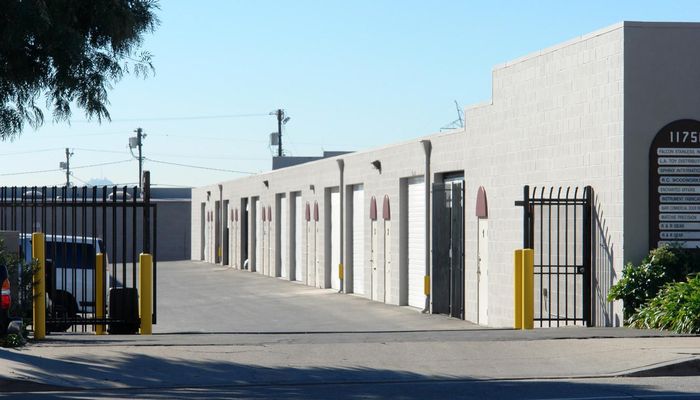 Warehouse Space for Rent at 11750-11754 Roscoe Blvd Sun Valley, CA 91352 - #4