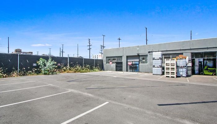 Warehouse Space for Rent at 582-588 Mateo St Los Angeles, CA 90013 - #6