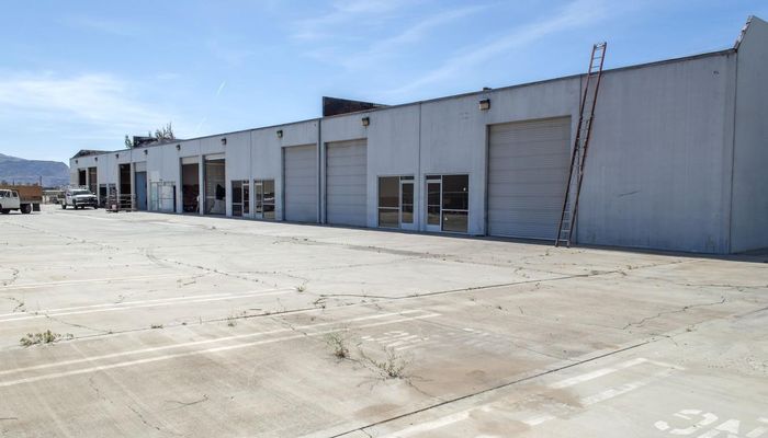 Warehouse Space for Rent at 13470 Manhasset Rd Apple Valley, CA 92308 - #14