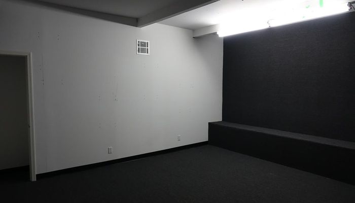 Warehouse Space for Rent at 8423-8431 Canoga Ave Canoga Park, CA 91304 - #48