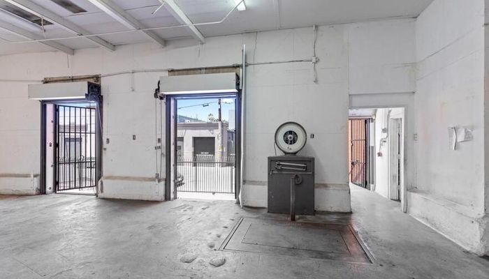 Warehouse Space for Rent at 410-420 E Beach Ave Inglewood, CA 90302 - #11