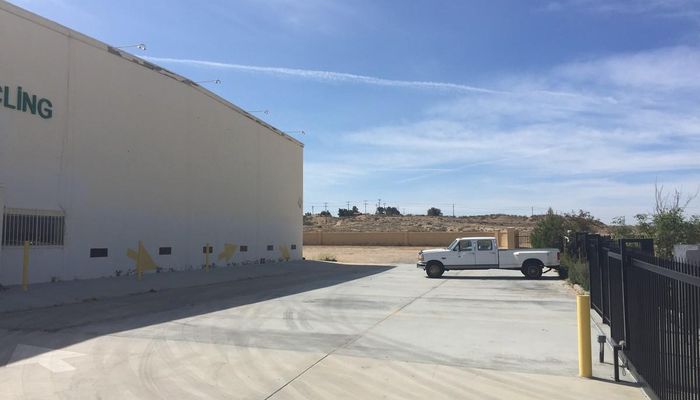 Warehouse Space for Rent at 14749 Hesperia Rd Victorville, CA 92395 - #4