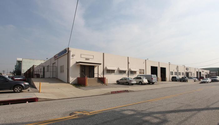 Warehouse Space for Rent at 2501-2525 E 27th St Vernon, CA 90058 - #9