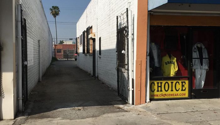 Warehouse Space for Rent at 1427 Santee St Los Angeles, CA 90015 - #5