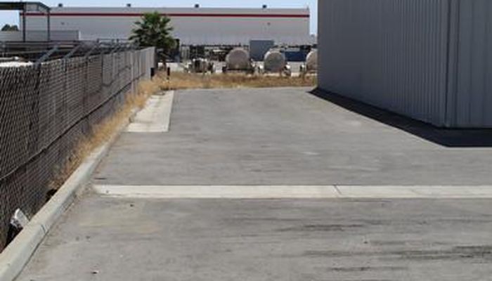 Warehouse Space for Rent at 5221 Gilmore Ave Bakersfield, CA 93308 - #12