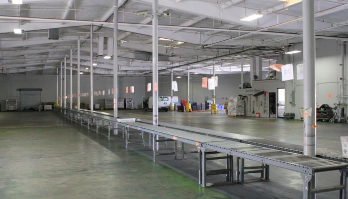 Warehouse Space for Rent at 9710-9712 Distribution Ave San Diego, CA 92121 - #8