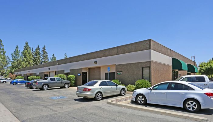 Warehouse Space for Rent at 323 W Cromwell Ave Fresno, CA 93711 - #1