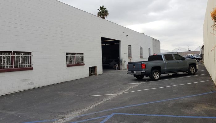 Warehouse Space for Rent at 5885 N Paramount Blvd Long Beach, CA 90805 - #22