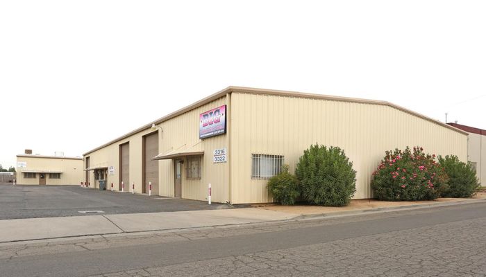 Warehouse Space for Rent at 3304-3328 W Sussex Way Fresno, CA 93722 - #7