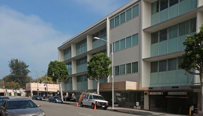 Office Space for Rent at 462 N Linden Dr Beverly Hills, CA 90212 - #4