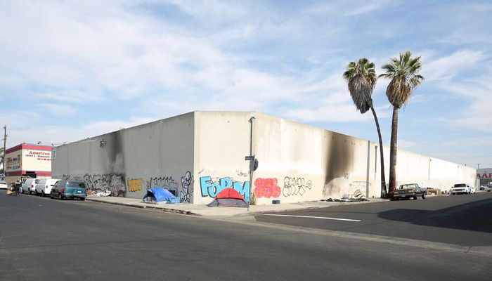 Warehouse Space for Rent at 925 S Hooper Ave Los Angeles, CA 90021 - #1
