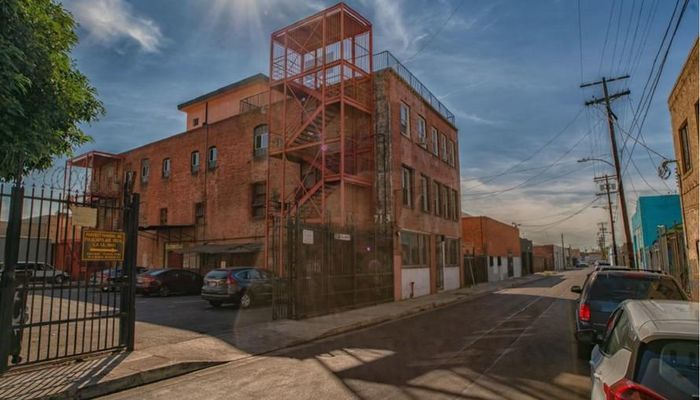 Warehouse Space for Rent at 718 Gladys Ave Los Angeles, CA 90021 - #14