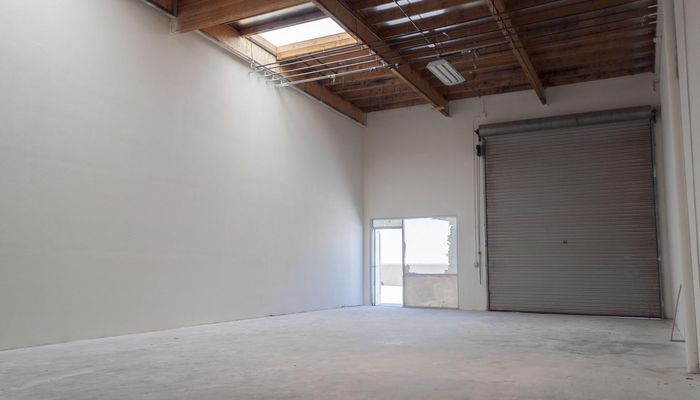 Warehouse Space for Rent at 13470 Manhasset Rd Apple Valley, CA 92308 - #6