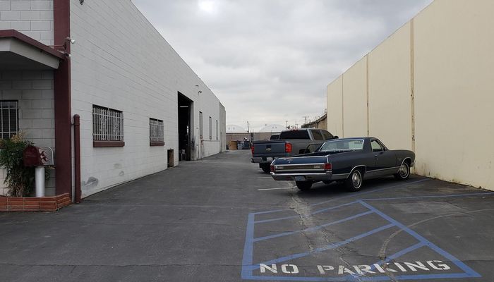 Warehouse Space for Rent at 5885 N Paramount Blvd Long Beach, CA 90805 - #4