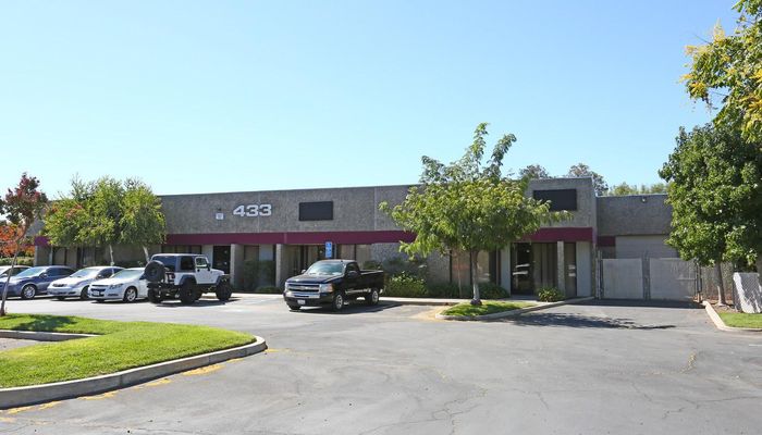 Warehouse Space for Rent at 4317-4343 N Golden State Blvd Fresno, CA 93722 - #3